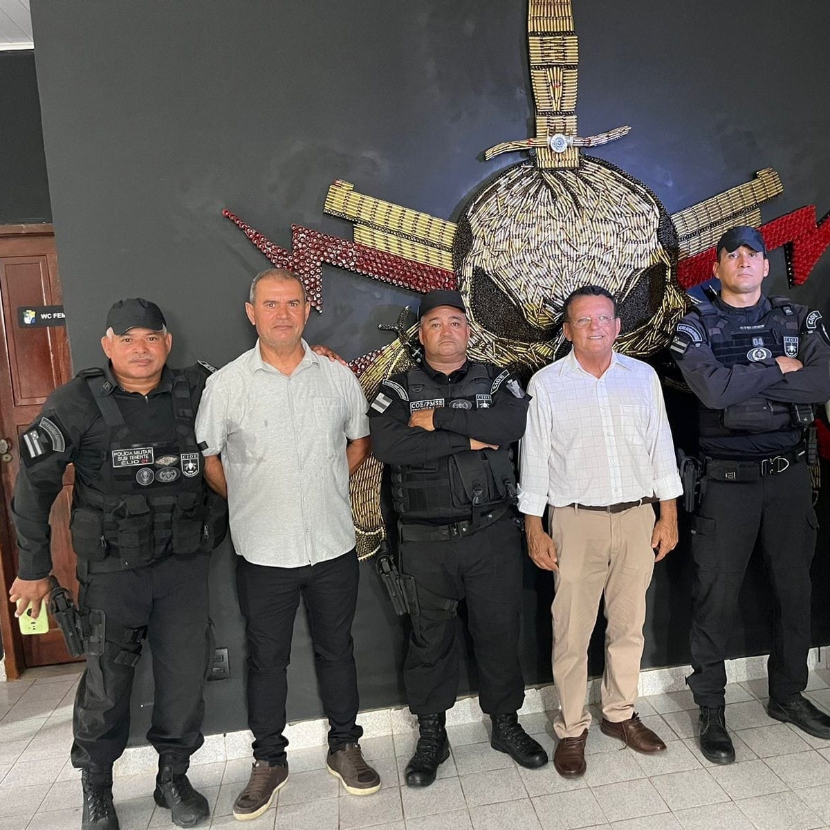 Prefeito Alberto Macedo reconhece a importância do trabalho integrado com as forças de segurança - Foto: Divulgação