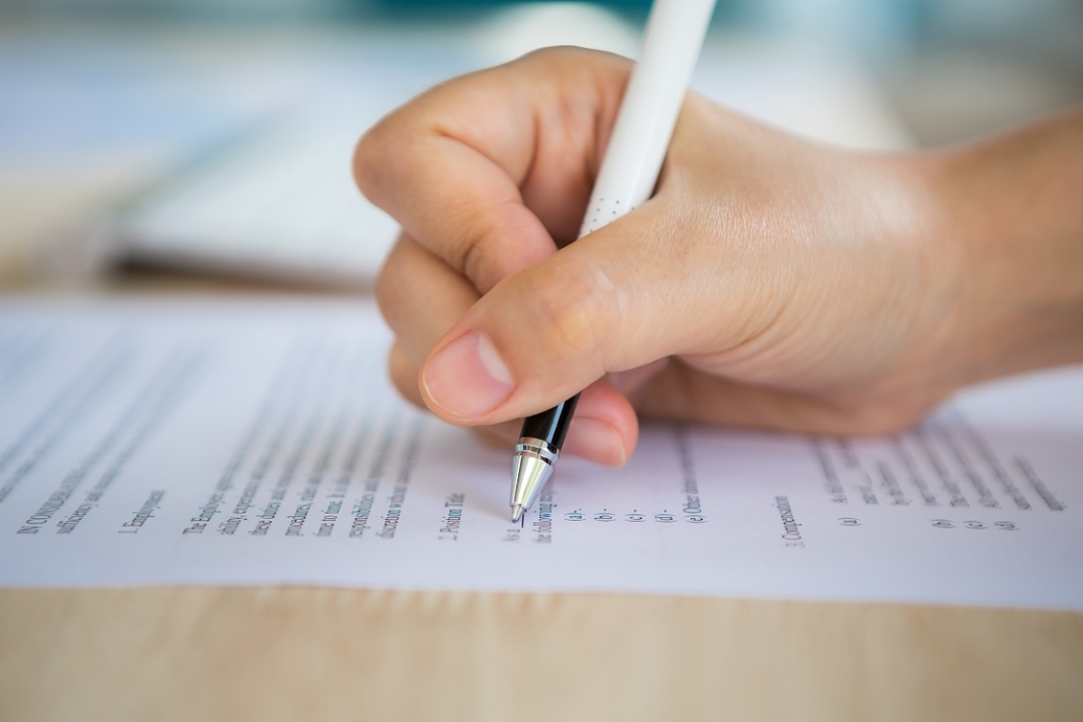 Para quem se dedica aos concursos a dica do professor é uma só. Estudar! - Foto: Freepik