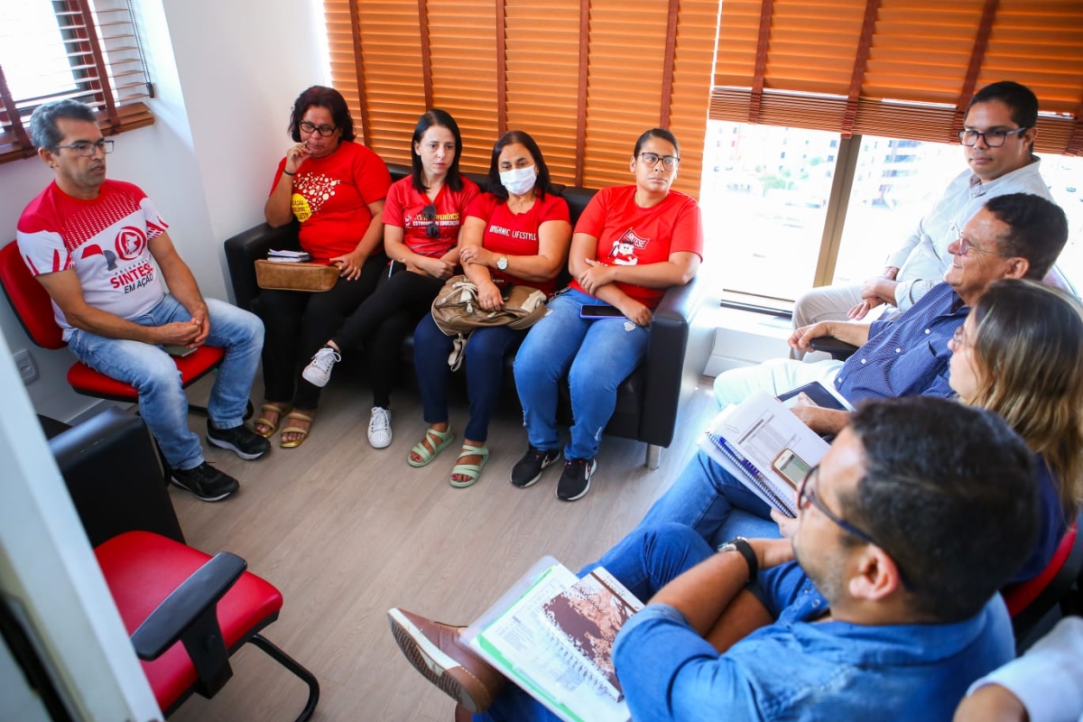Prefeito Alberto Macedo negocia com SINTESE - Foto: Jayme Morais
