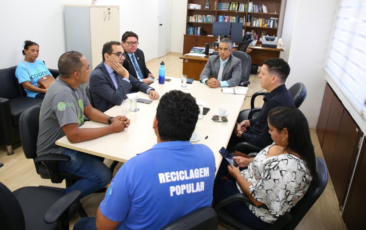 Reunião no MPC debate contratação dos serviços de coleta seletiva em Aracaju - Foto: Cleverton Ribeiro | TCE Sergipe