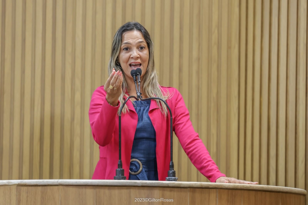 "Pacientes estão guardando biópsia na geladeira em casa", denuncia Sheyla Galba - Foto: Gilton Rosas