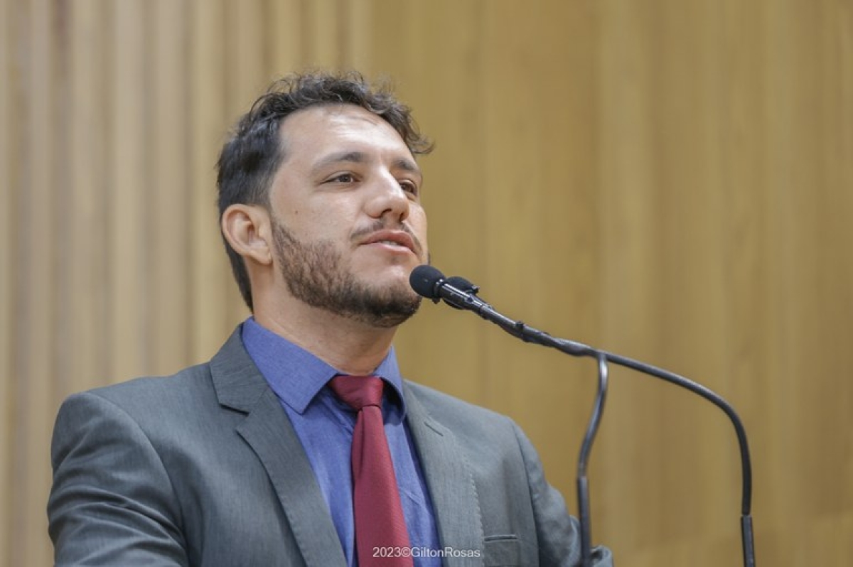 Quitar dívidas e estimular a economia popular: Vereador Camilo sugere programa "Desenrola" em Aracaju para dívidas de IPTU e ISS - Foto: Gilton Andrade | Agência Câmara de Aracaju