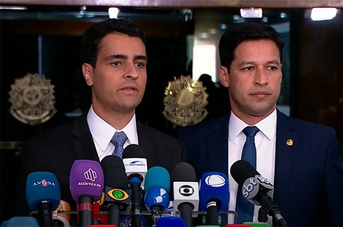 O prefeito de Maceió, JHC, e Rodrigo Cunha, presidente do Senado em exercício, em entrevista coletiva - Foto: TV Senado