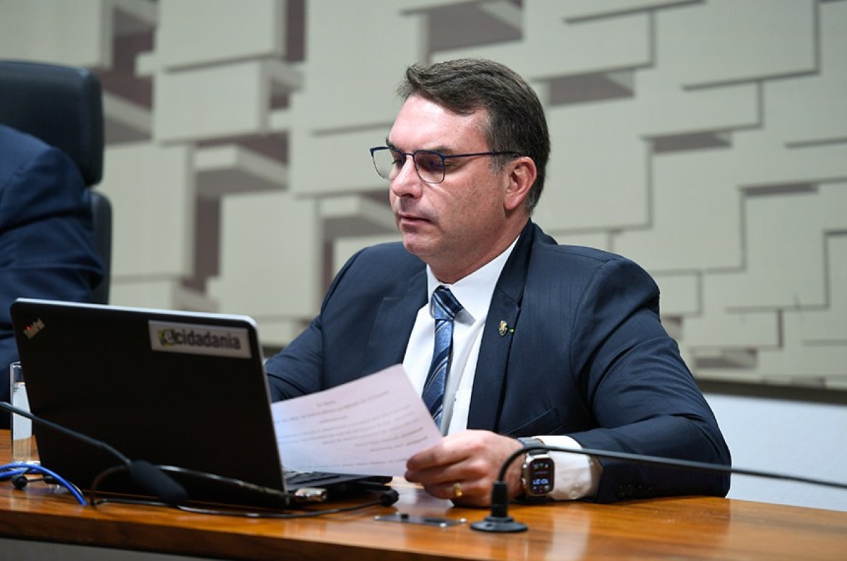 O PL 830/2022, de Flávio Bolsonaro, segue para a análise da Comissão de Constituição e Justiça (CCJ) - Foto: Edilson Rodrigues | Agência Senado