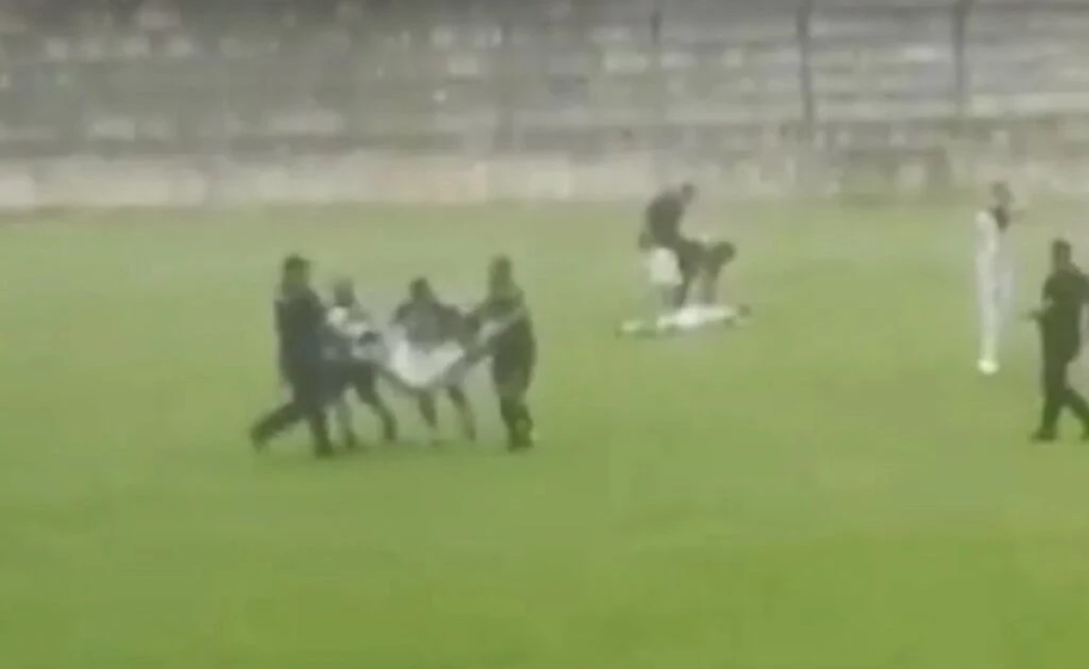 Jogador morreu após ser atingido por raio durante jogo - Foto: Reprodução | Print de Vídeo das Redes Sociais