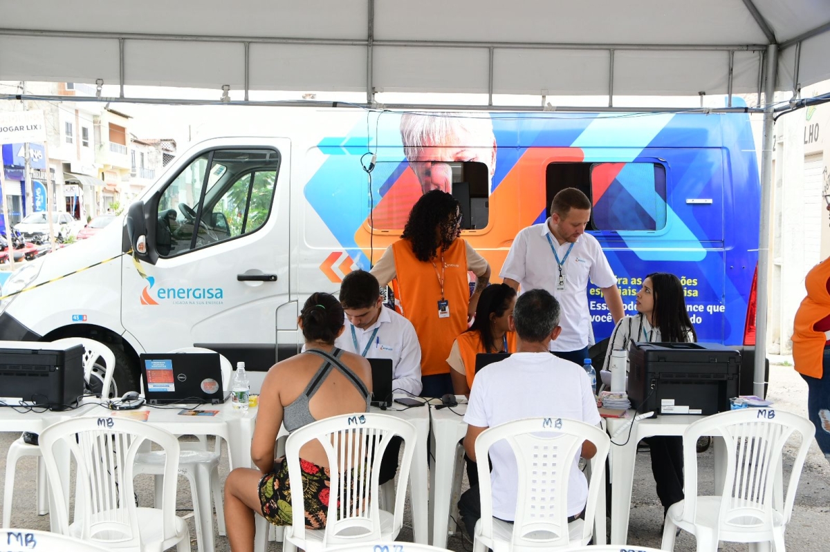 Clientes da Energisa podem negociar débitos no Procon, CEACs e feiras livres - Foto: Assessoria Energisa Sergipe