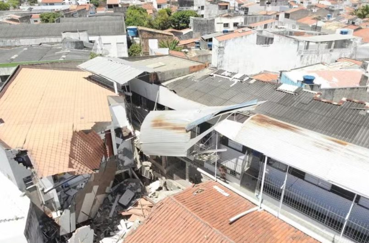Residencial desabou em Aracaju - Foto: Corpo de Bombeiros