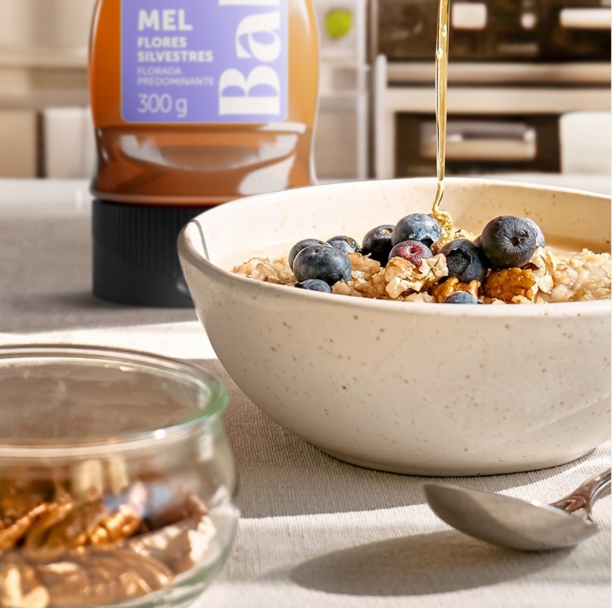 Tigela com frutas e mel - Foto: Divulgação