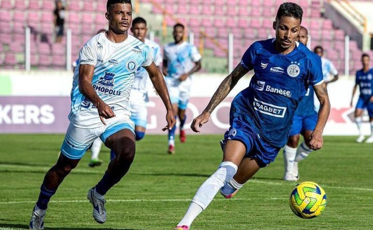 Atletas do Carmópolis e Confiança em campo - Foto: Netinho Ferreira | ADC