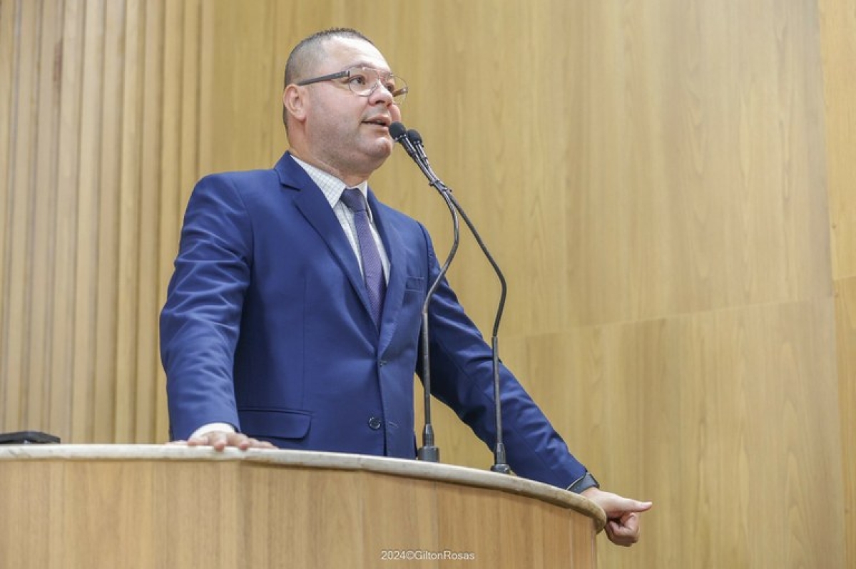 Eduardo Lima quer liberação do PL que autoriza a PMA a contratar vagas para alunos em escolas particulares - Foto: Gilton Rosas | Agência Câmara de Notícias