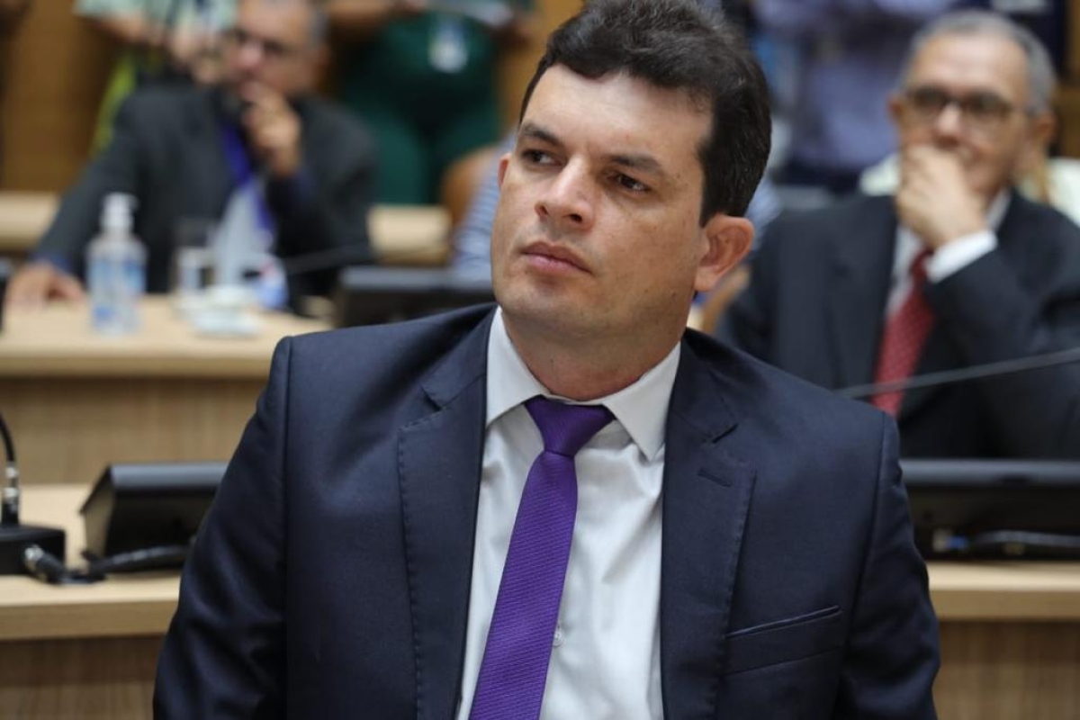 Sancionada lei de Paulo Júnior para emissão gratuita de certidões em braille - Foto: Assessoria Paulo Júnior