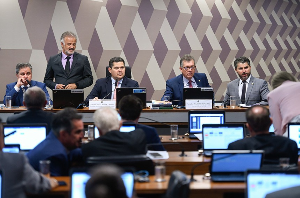 Efraim Filho (relator), Davi Alcolumbre (presidente da CCJ), Laércio Oliveira e Marcos Rogério durante votação - Foto: Edilson Rodrigues | Agência Senado