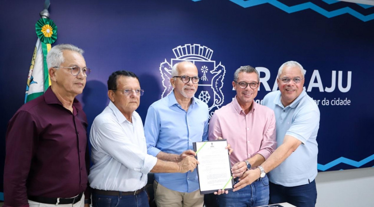 Governador assina isenção de ICMS para empresas de ônibus da região metropolitana de Aracaju - Foto: Arthur Soares | Governo de Sergipe