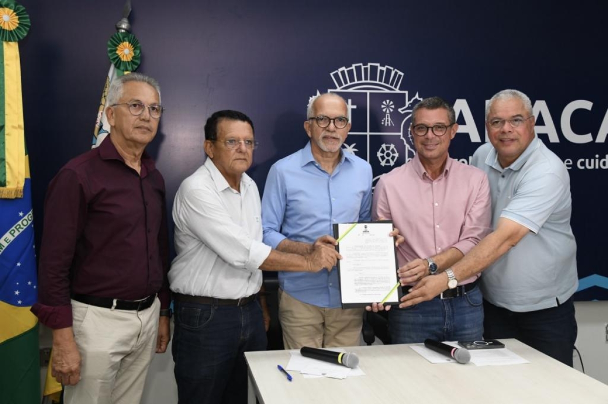 Anúncio histórico: prefeito Edvaldo Nogueira divulga calendário da licitação do transporte coletivo - Foto: Ana Lícia Menezes | Prefeitura de Aracaju