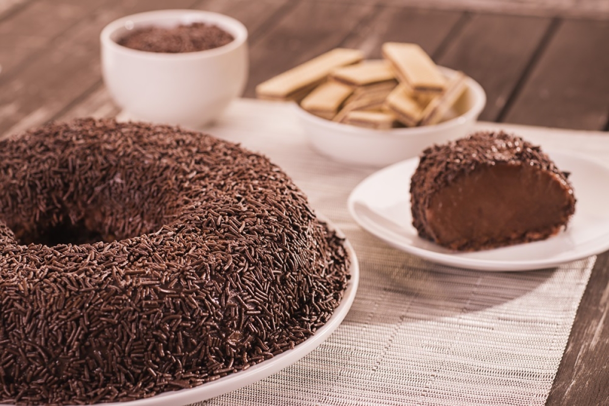 Brigadeirão com Wafer de Chocolate - Foto: Divulgação/Marca Vitarella 
