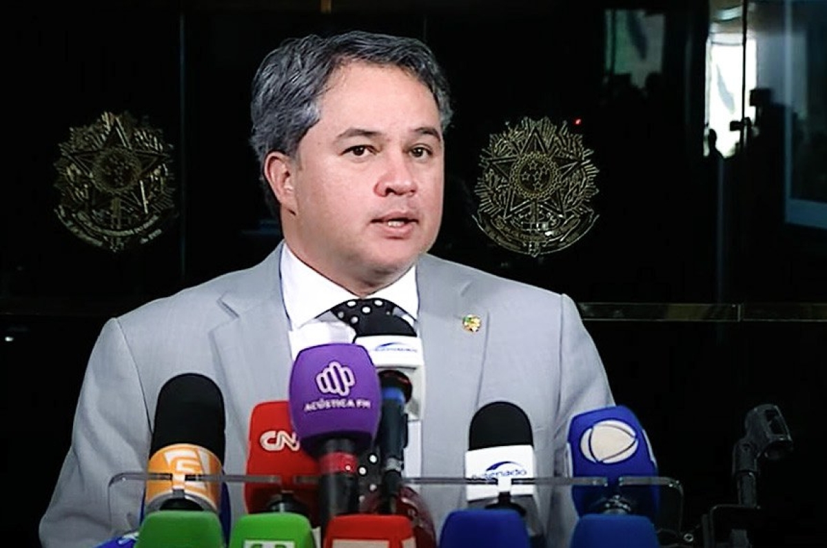 Efraim Filho em coletiva após reunião de líderes: PEC 10/2023 passará por todas as sessões de discussão - Foto: Reprodução TV Senado
