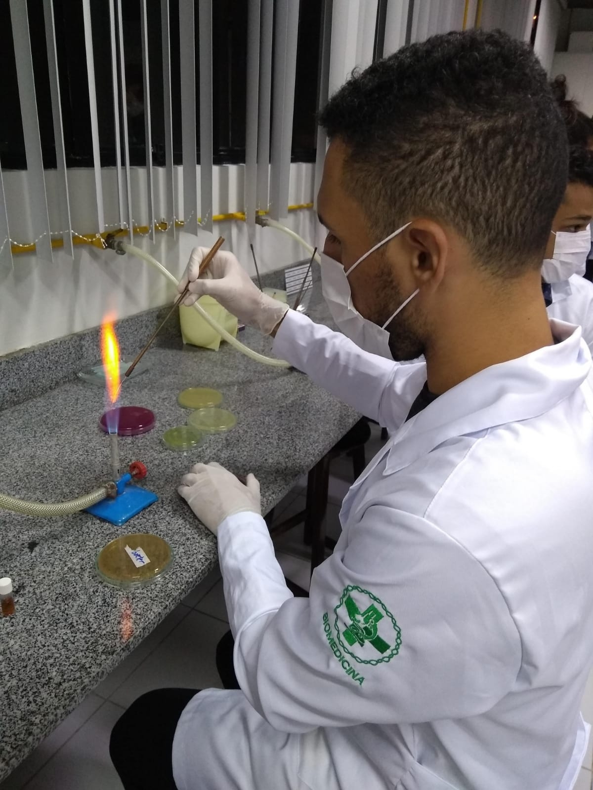 Jhonata Rodrigues dos Santos, egresso do curso de Biomedicina da Universidade Tiradentes - Foto: Acervo pessoal
