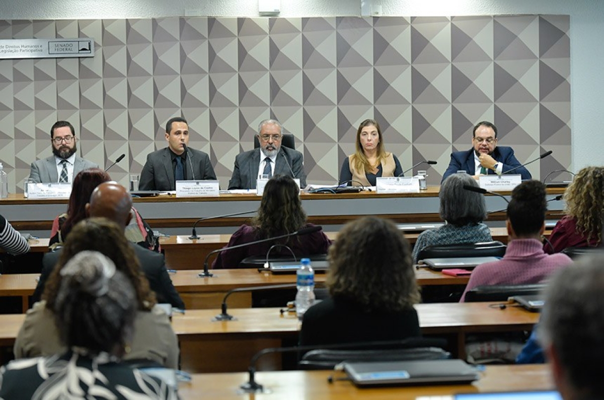 Especialistas, com Paim, avaliam que a escravização une gênero, raça e classe social - Foto: Geraldo Magela/Agência Senado
