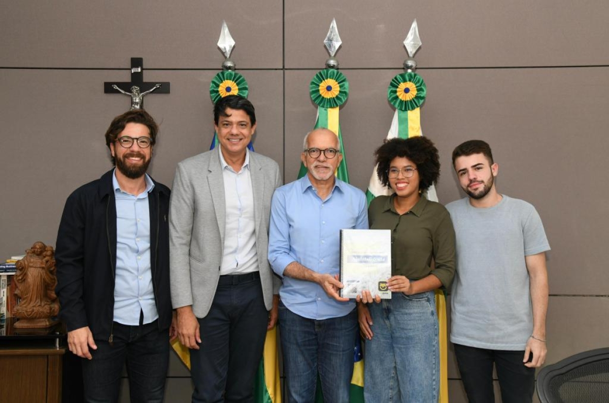 Alunos do mestrado e da graduação em Direito da Unit realizam estudo sobre a ferramenta digital que oferece serviços públicos municipais - Foto: Ana Lícia Menezes/PMA