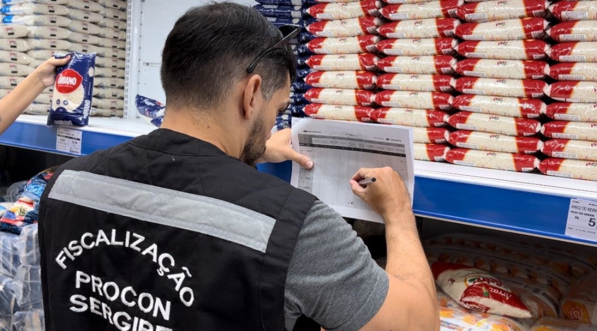 Procon Sergipe divulga tabela comparativa de preços de arroz em estabelecimentos comerciais de Aracaju
 - Foto: Ascom Sejuc
