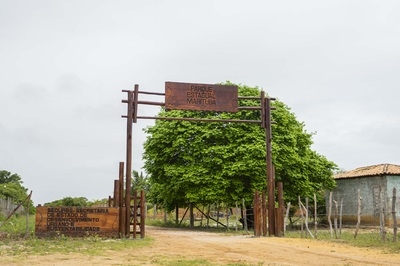 Imagem mostra placa e entrada do Parque Estadual Marituba - Foto: Prefeitura da Barra dos Coqueiros (SE)