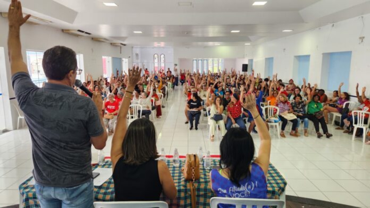 Professoras e professores vão paralisar atividades por mais 3 dias e aprovam indicativo de greve para o início do 2º semestre - Foto: Sintese