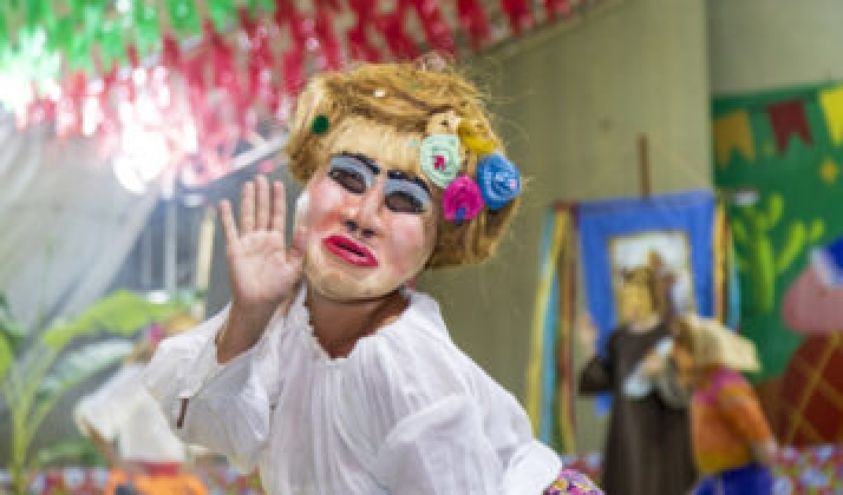 O espetáculo conta com um elenco de 82 pessoas, entre diretores, atores, dançarinos, músicos e técnicos - Foto: Igor Matias/Portal Infonet
