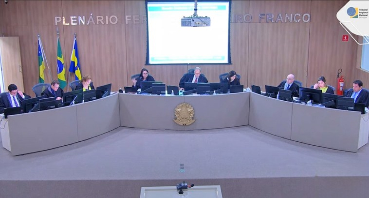 Membros do TRE-SE numa sessão de julgamento - Foto: TRE/SE