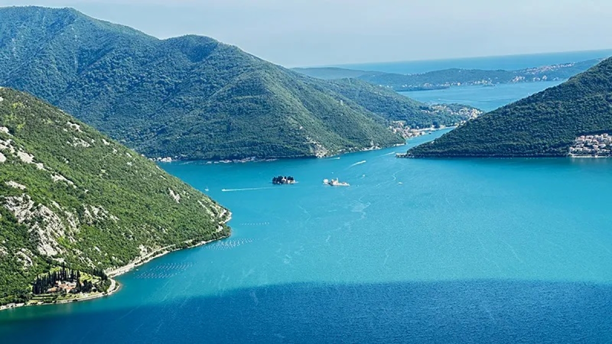 Baía de Kotor -Imagem: Cartão postal do país