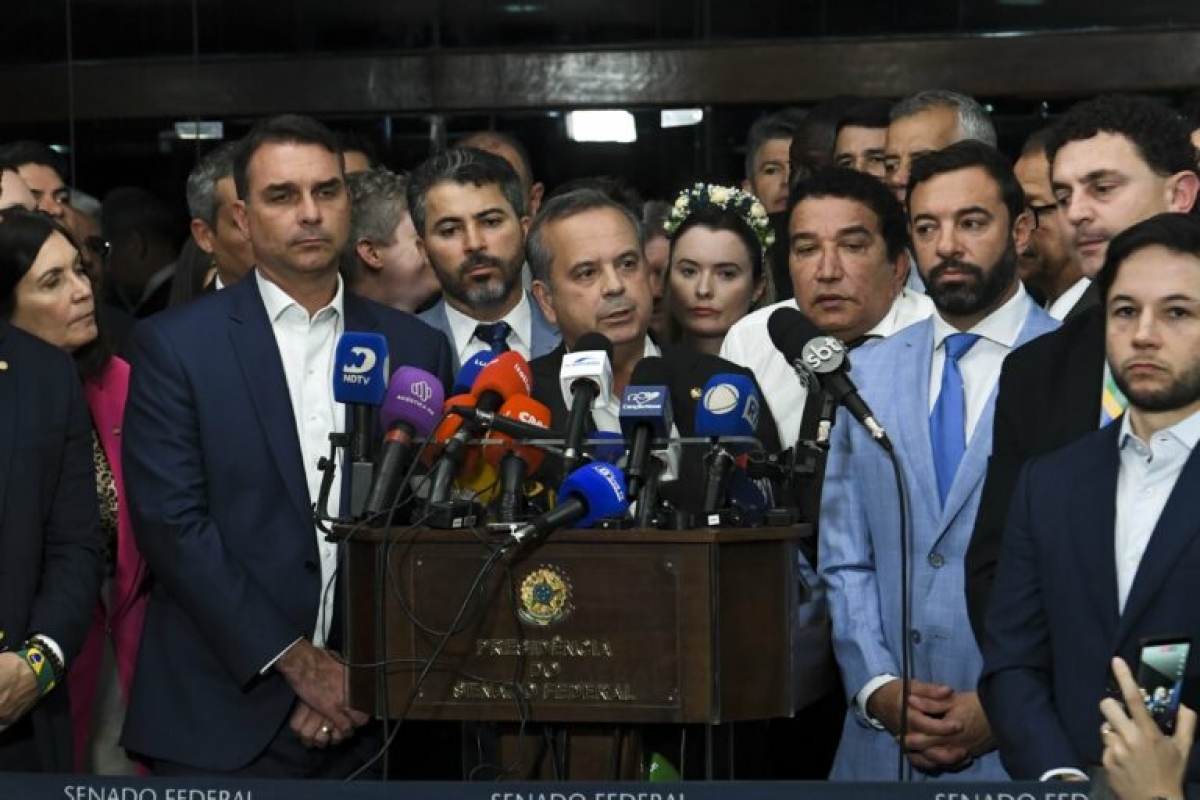 Senadores entregam pedido de impeachment de Alexandre de Moraes - Foto: Jonas Pereira/Agência Senado
