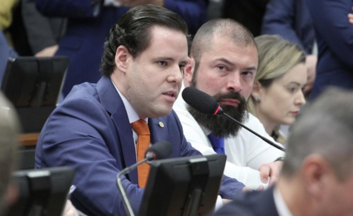 Deputado Rodrigo Valadares ao microfone - Foto: Vinicius Loures / Câmara dos Deputados