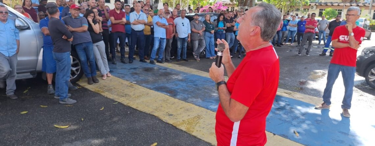 Presidente do Sindisan, Silvio Sá, na sede da Deso - Foto: Sindisan Sergipe
