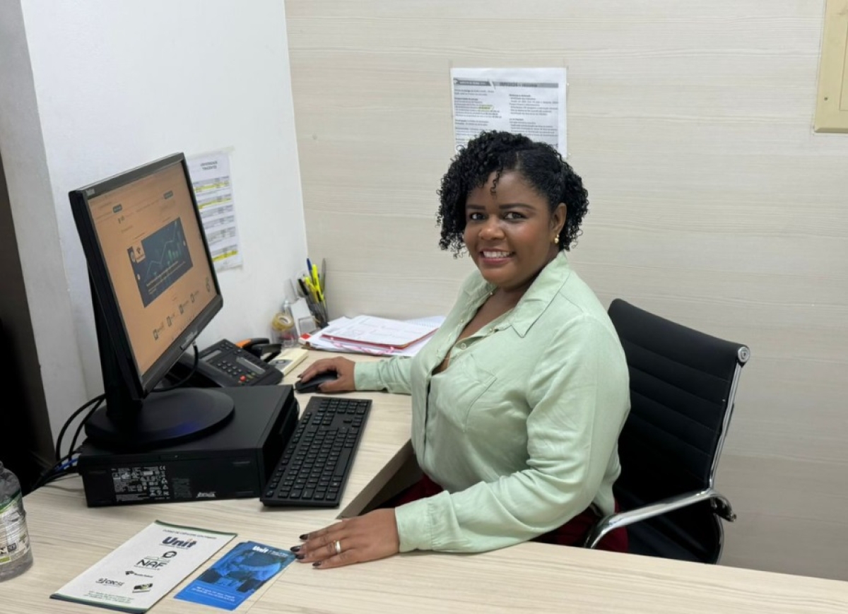 Flávia Karla Gonçalves, contadora e coordenadora do Núcleo do Apoio Contábil e Fiscal da Universidade Tiradentes - Foto: Acervo pessoal
