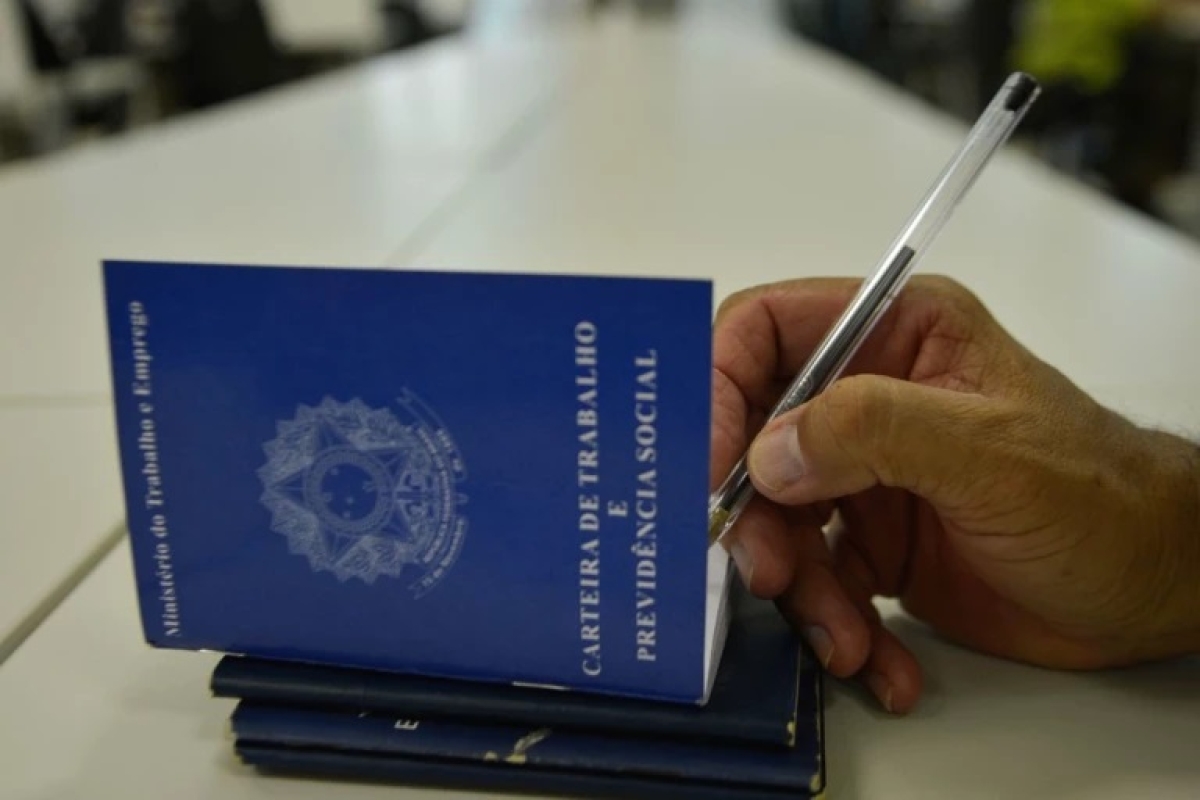 Carteira de Trabalho - Foto: Agência Brasil/Marcello Casal Jr
