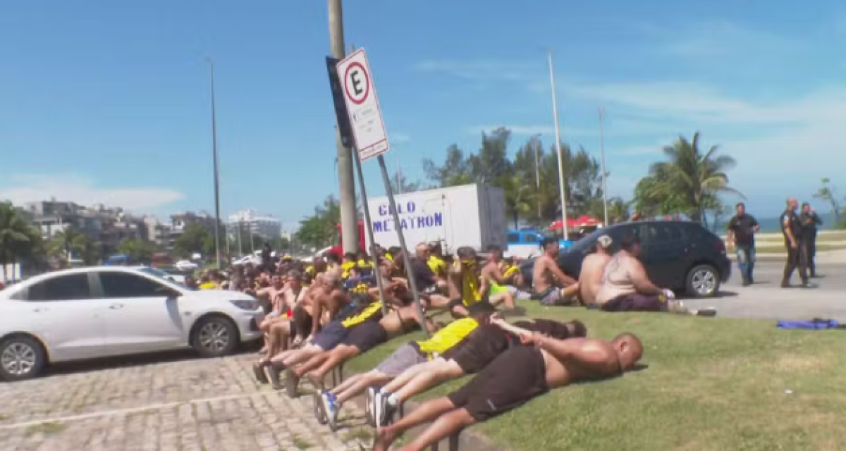 Torcedores do Peñarol detidos pela Polícia Militar do Rio de Janeiro - Foto: Reprodução/ TV Globo
