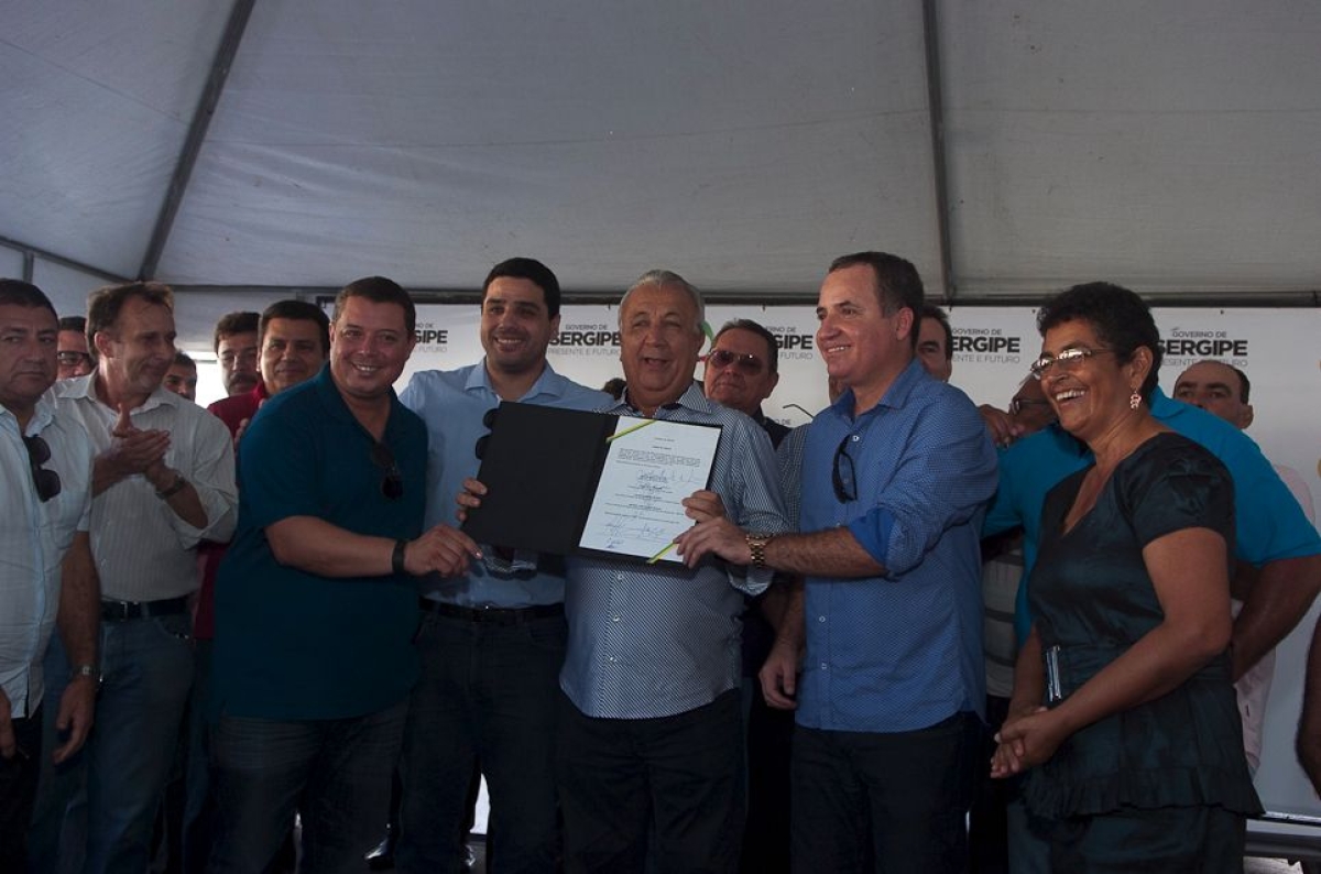 O governador Jackson Barreto realizou um grande sonho da populao da regio ao autorizar a rodovia que ligar a sede do municpio de Nossa Senhora de Lourdes ao povoado Escurial, s margens do rio So Francisco (Foto: Marcos Rodrigues)