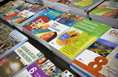 Escolas j podem fazer registro de escolha do Livro Didtico 2017 (Foto: Eugnio Barreto/Seed/SE)