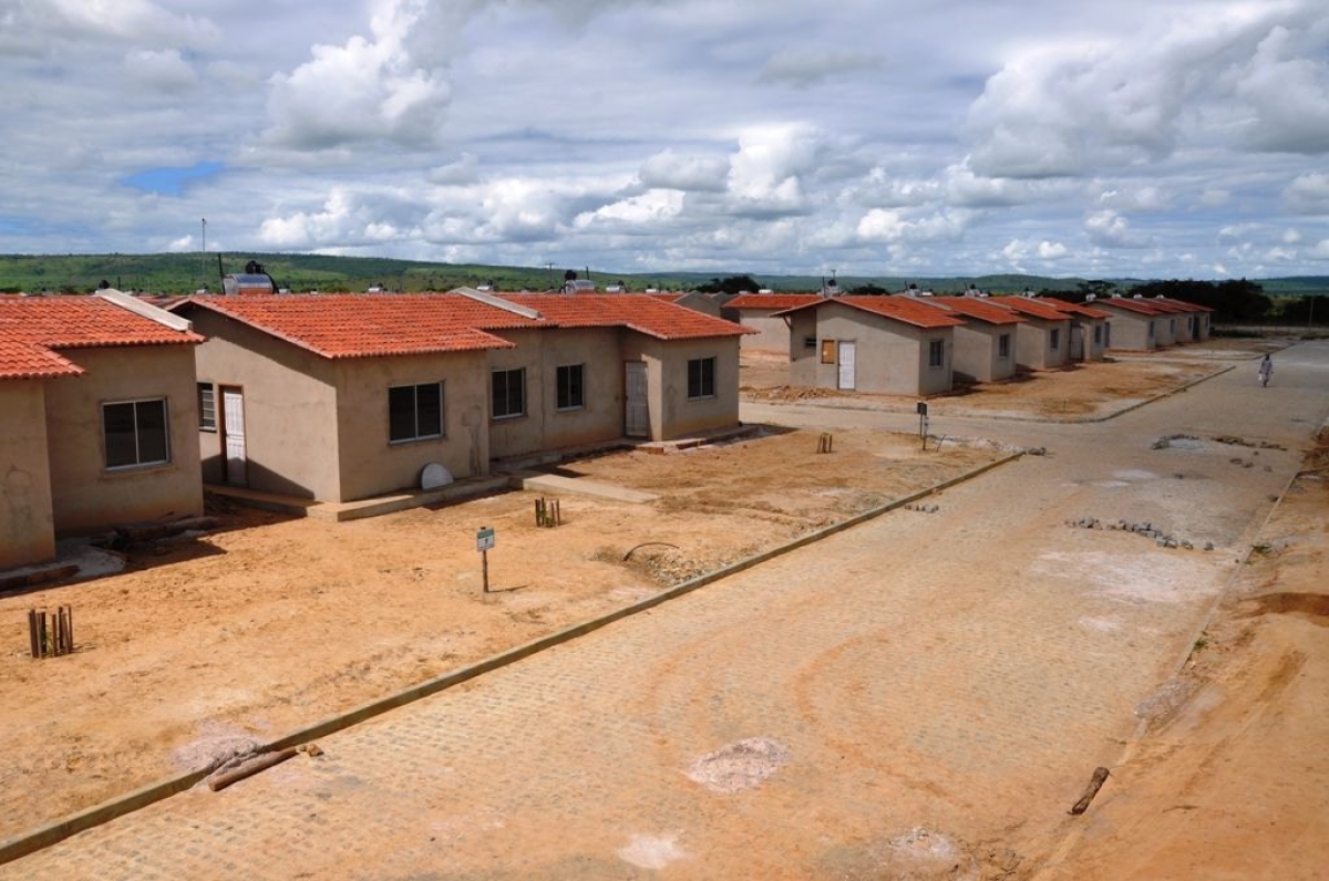 Iniciativa busca garantir aos sergipanos elementos essenciais de servios urbanos a fim de que seus lares tenham condies dignas de habitabilidade (Foto: Jorge Reis/Seinfra/SE)