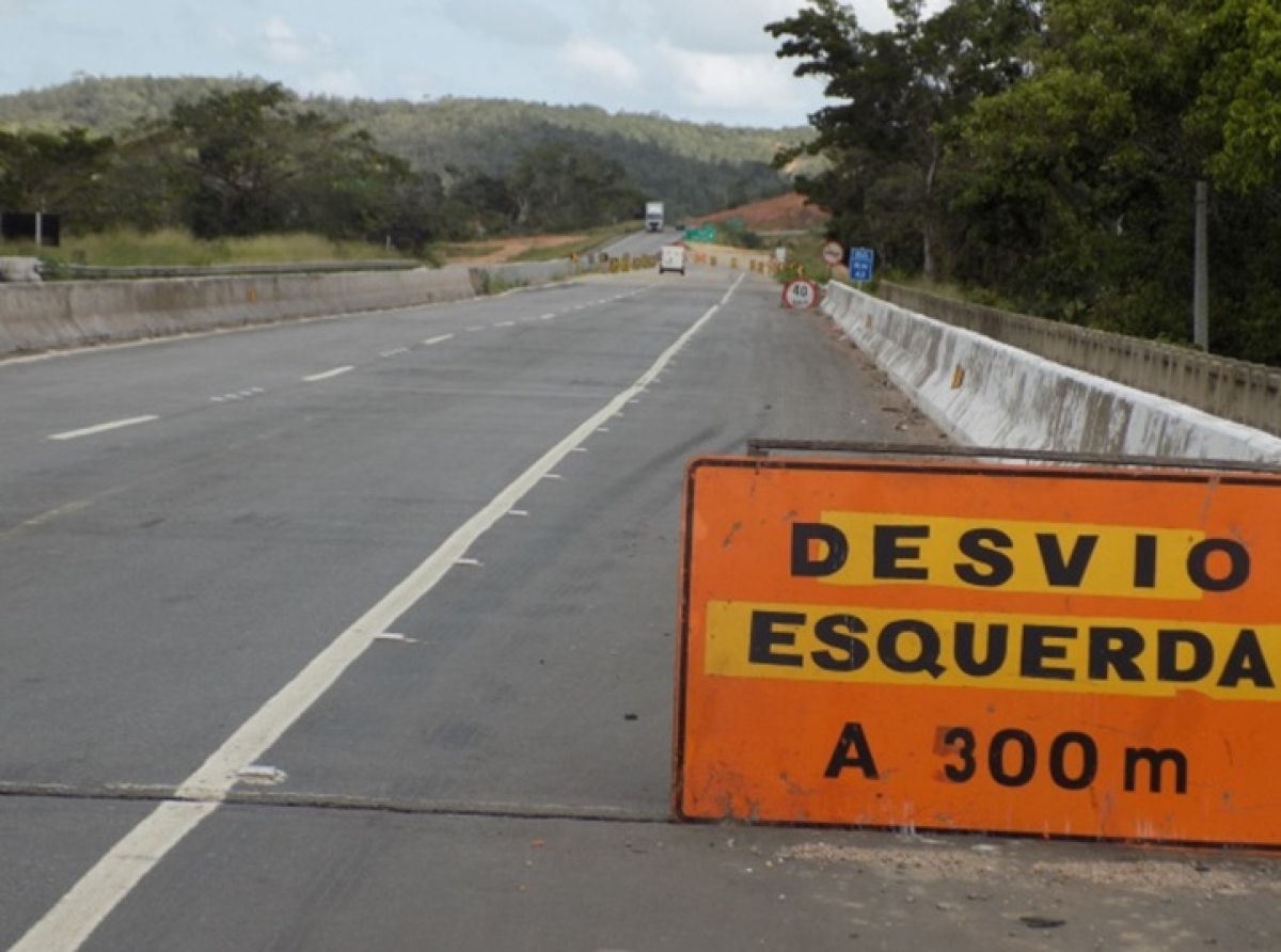 Placa de sinalizao do desvio no Km 40, municpio de Capela (SE) (Foto: BR-101 NE)