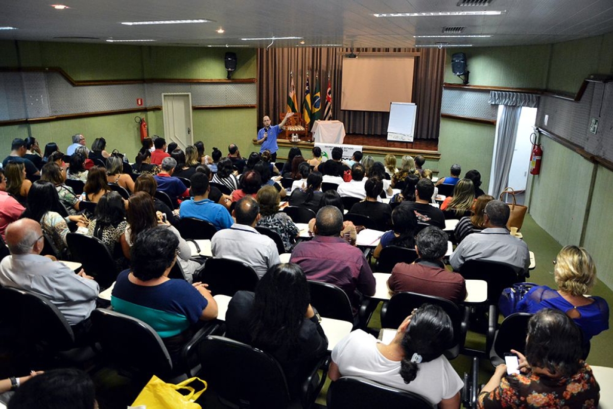 Cientista poltico e professor da USP faz palestra e provoca reflexo sobre comportamento dos jovens (Foto: Eugnio Barreto/Seed/SE)