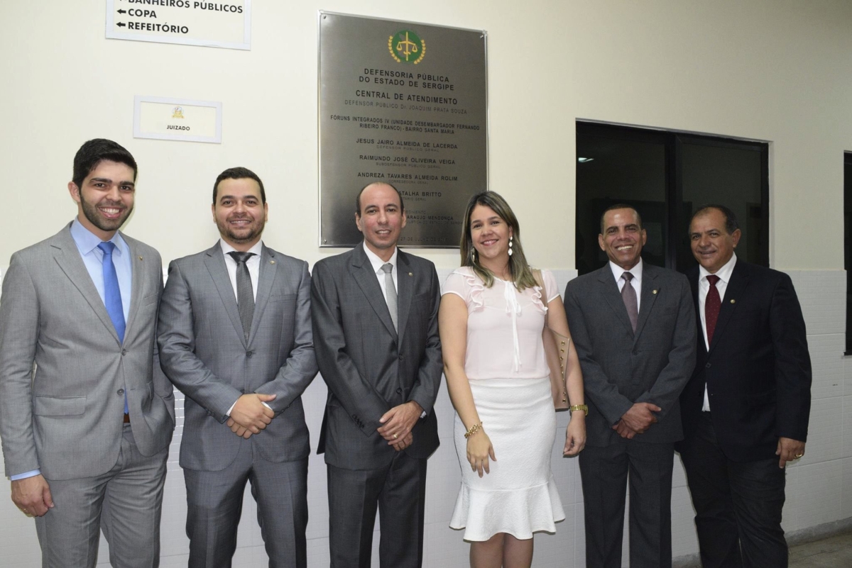 A nova unidade conta com uma equipe formada por trs Defensores Pblicos, seis estagirios do curso de Direito e dois servidores (Foto: DPE/SE)