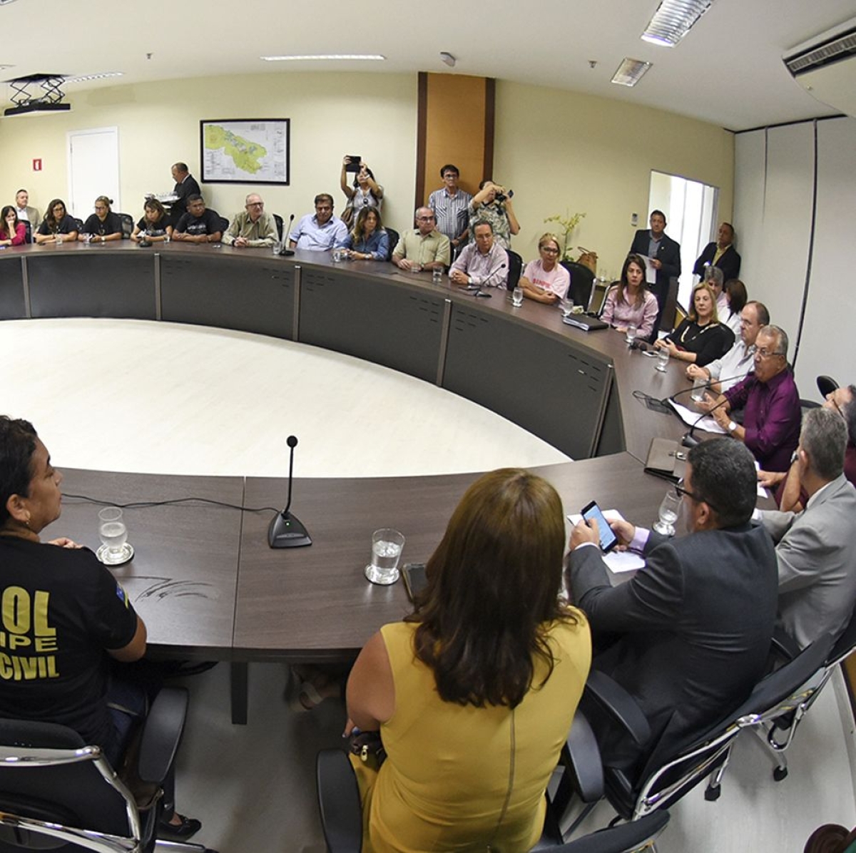Auditores fiscais, gestores, procuradores, delegados, agentes e escrives de polcia, alm de guardas do sistema prisional, agentes auxiliares de segurana penitencirios e agentes de segurana penitenciria j tiveram ganhos na folha de junho (Foto: Marc