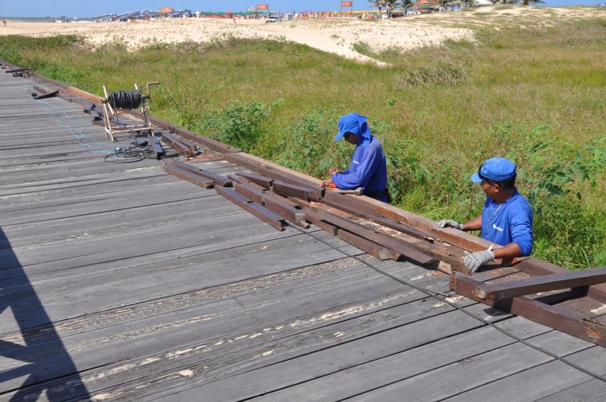 Vandalismo nos equipamentos urbanos da Orla de Atalaia gera prejuzos ao Estado (Foto: Jorge Reis/Seinfra/SE)