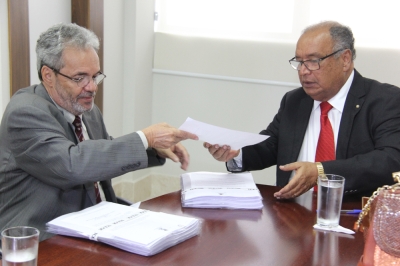 TCE/Sergipe entrega relao de gestores com contas irregulares  Justia Eleitoral (Foto: Cleverton Ribeiro/TCE/SE)