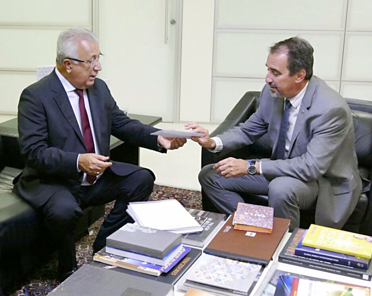 Jackson Barreto e Gilberto Occhi debatem programa de habitao popular em Sergipe (Foto: ASN)