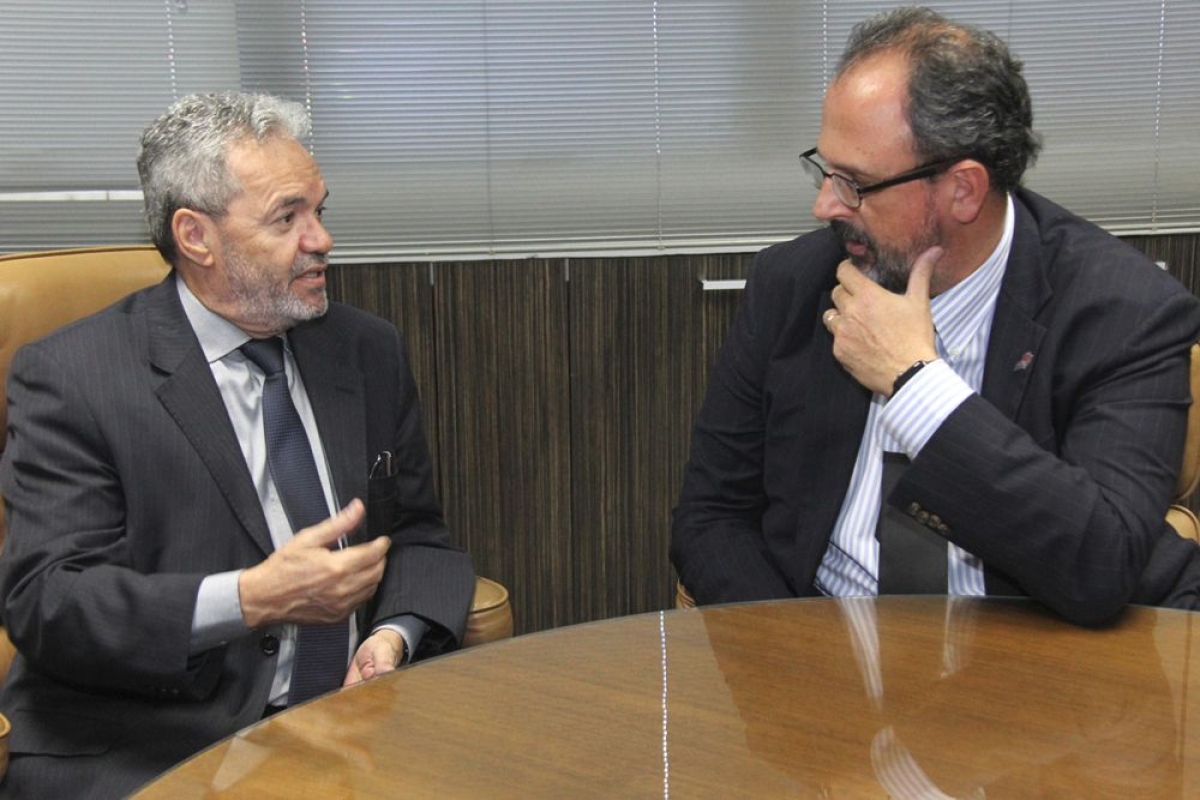 Cl�vis Barbosa recebe presidente da Associa��o Nacional dos Procuradores Municipais (Foto: Cleverton Ribeiro/TCE/SE)