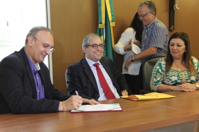 Prefeito de Nossa Senhora do Socorro, Fbio Henrique foi um dos que assinaram termo demonstrando interesse em aderir ao TAG (Foto: Cleverton Ribeiro/TCE/SE)