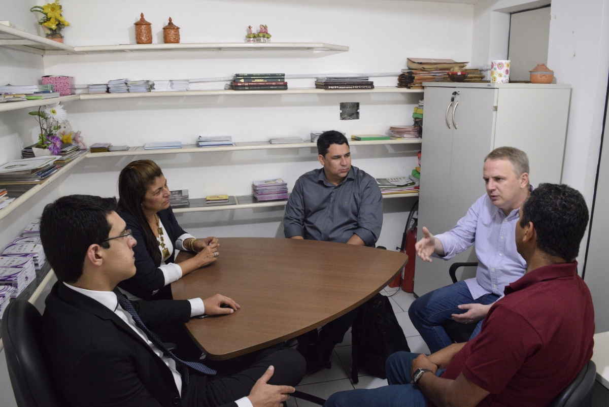 Defensoria P�blica e Grupo Recanto discutem parcerias para tratamento de dependentes qu�micos (Foto: DPE/SE)