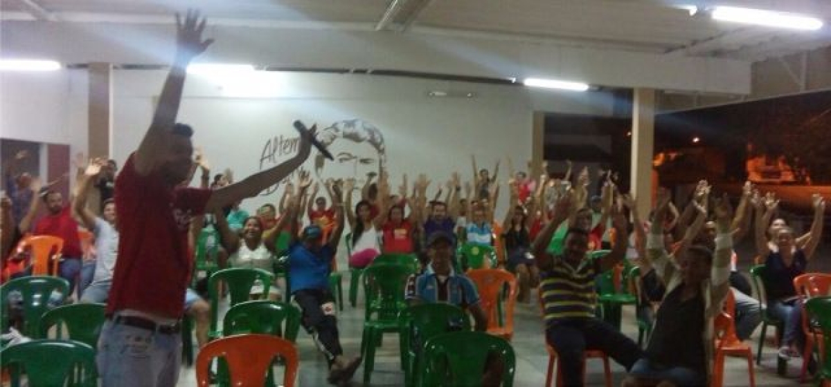 Servidores paralisam atividades por quatro dias em Canind� (Foto: Sindiserve Canind�)