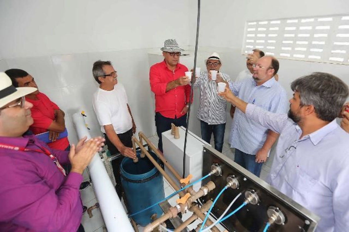 Governo beneficia 120 fam�lias com entrega de aparelho de dessaliniza��o do Programa �gua Doce (Imagem: Jorge Henrique/ASN)